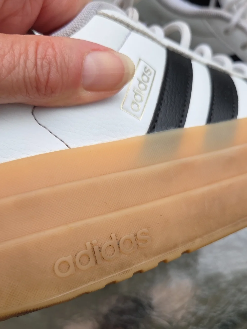 Adidas White Black 3-Stripes Gum Sole Platform Sneakers Unisex Sporty Sz.10 Read